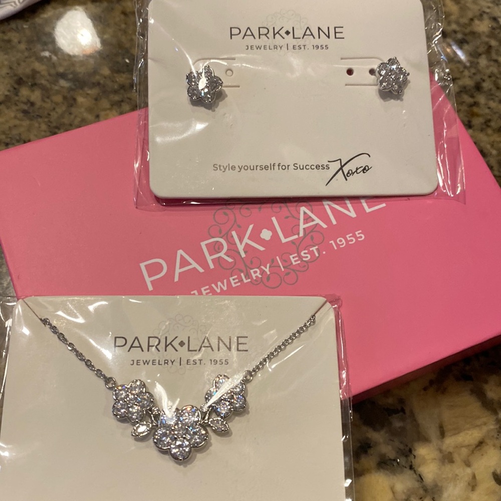 Park Lane July 2022 sparkle box set.  Brand new.  Necklace and earrings